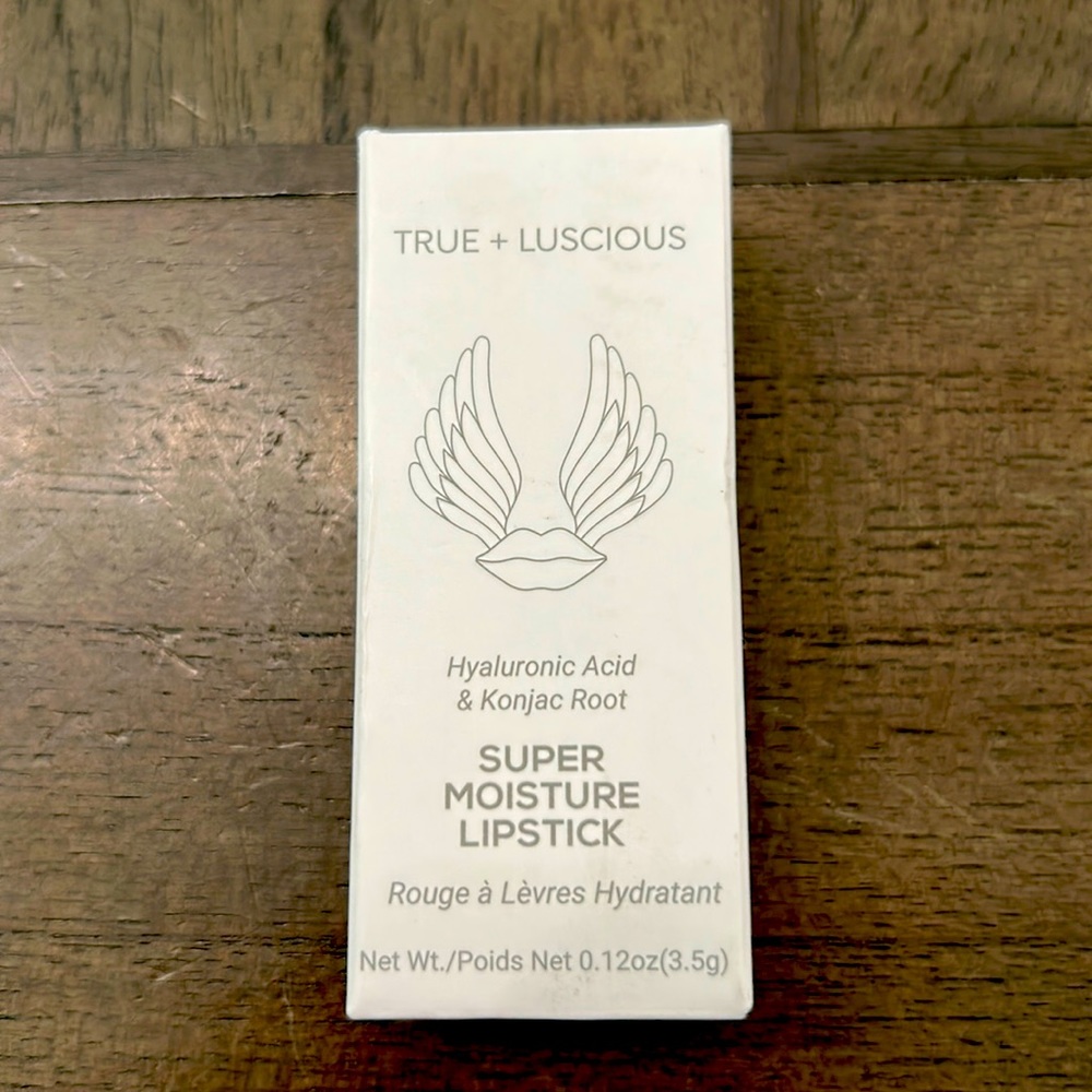 True + Luscious Super Moisture Lipstick